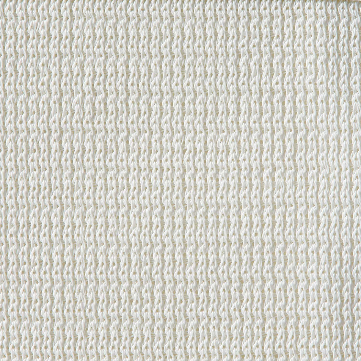 Sample of Commercial 95 Heavy 430 White 485863 118-inch Shade / Mesh Fabric